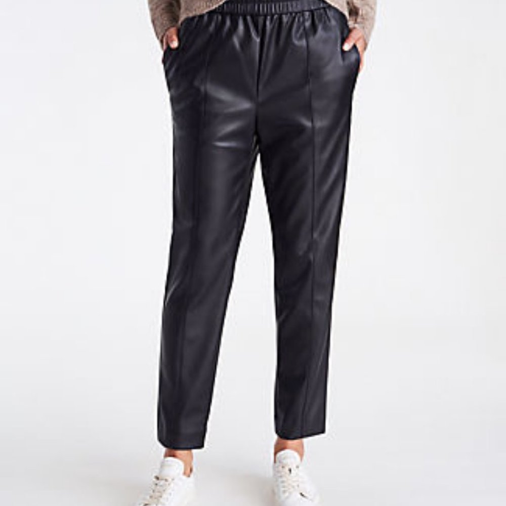 NWT Petite Faux Leather Pull On Ankle Pant